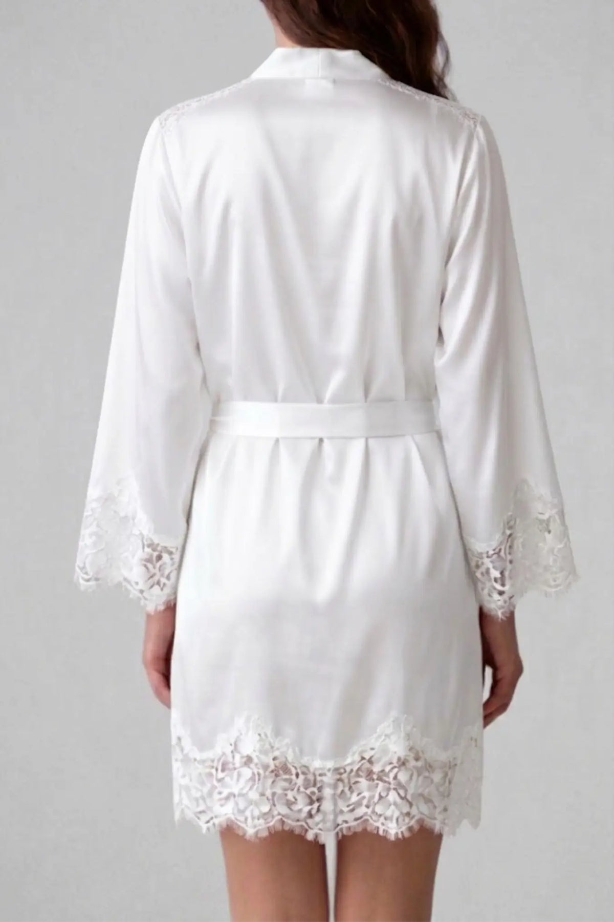Silk Genevieve Robe White | Archive Sample