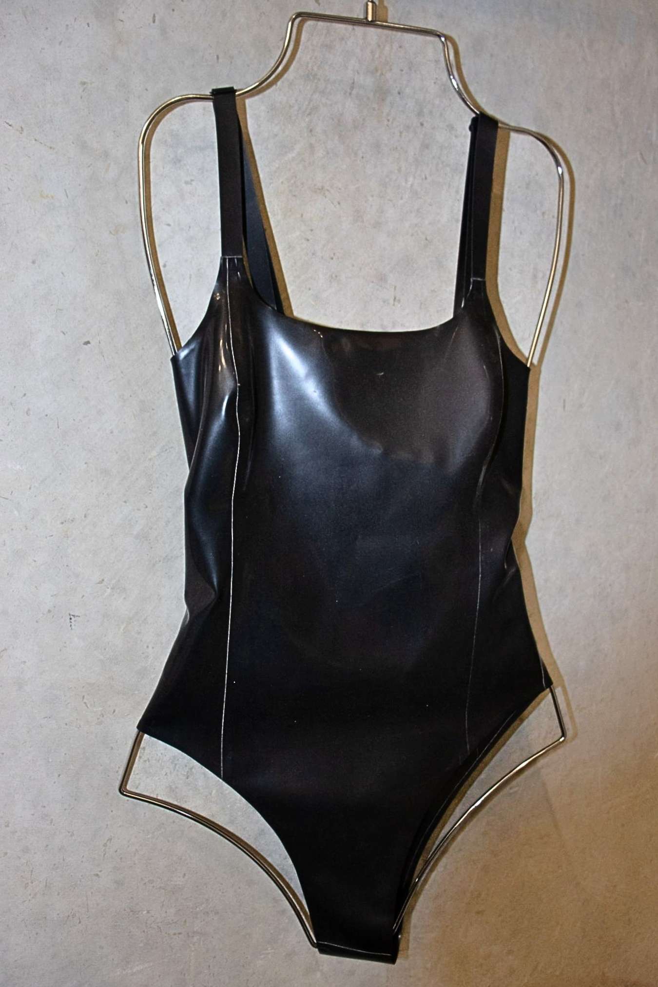 Latex G-String Bodysuit Black – Size S | Archive Sample